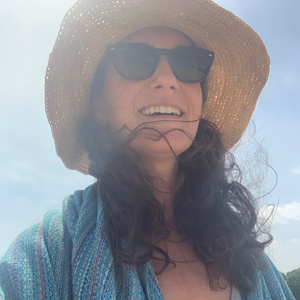 Meet your Posher, Aviva